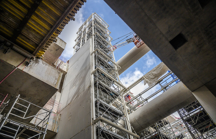 Les compagnons du groupement CAP ont construit la structure qui accueillera les ascenseurs de la gare au deuxième semestre 2023.