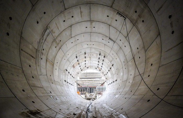 Arrivé fin décembre 2021 sur le chantier, le tunnelier Marina a creusé 2,6 km depuis le puits Arrighi, situé à Vitry-sur-Seine. 