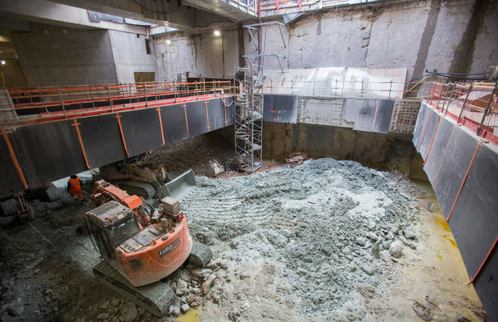 Construction des niveaux souterrains de la gare