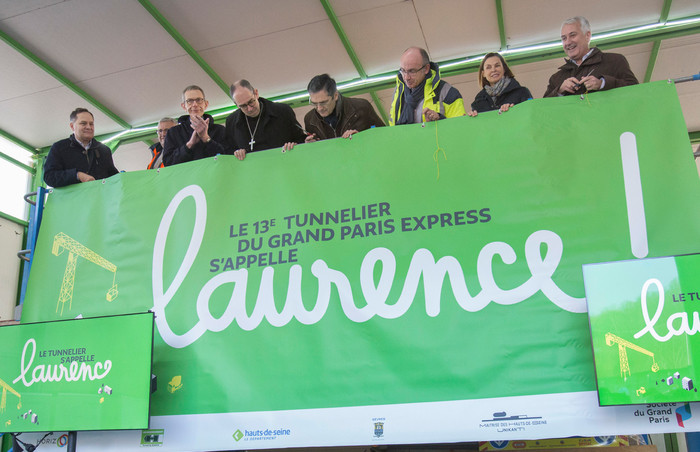 Le tunnelier a été baptisé en l'honneur de Laurence Equilbey, chef d'orchestre et directrice musicale en résidence à la Seine Musicale. 