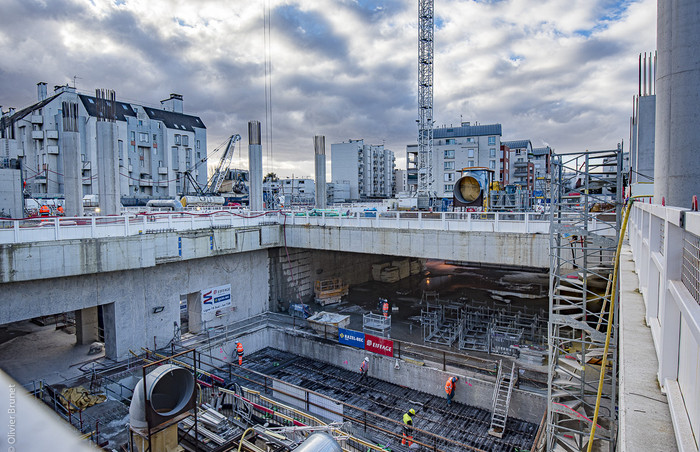 La gare Champigny Centre est un chantier complexe qui nécessite une triple construction souterraine, celle des boîtes gare des lignes 15 Sud et 15 Est ainsi qu’une zone de correspondance entre les deux lignes, la boîte d’échanges.