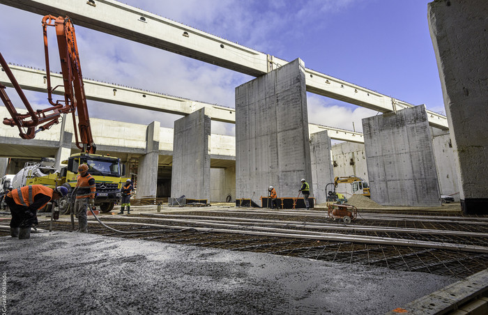 Réalisation du sol appelé radier de l’entonnement (zone située avant le début du tunnel de raccordement)