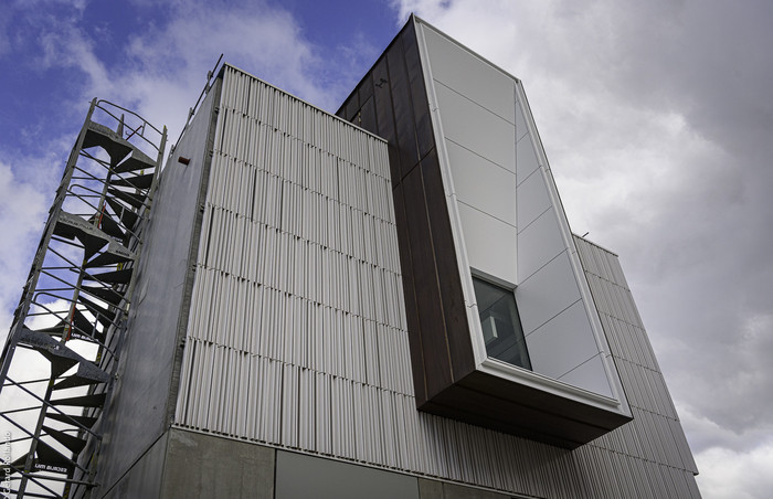 Prototype du bâtiment (façade du hall de maintenance) 