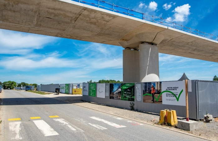 Sur la ligne 18, la construction du viaduc progresse rapidement. 