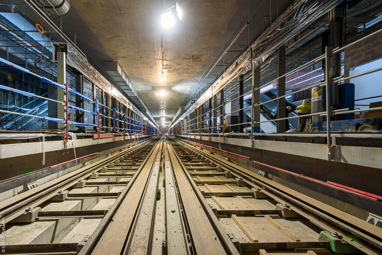 Les rails de la ligne 14 dans la gare Saint-Denis - Pleyel 