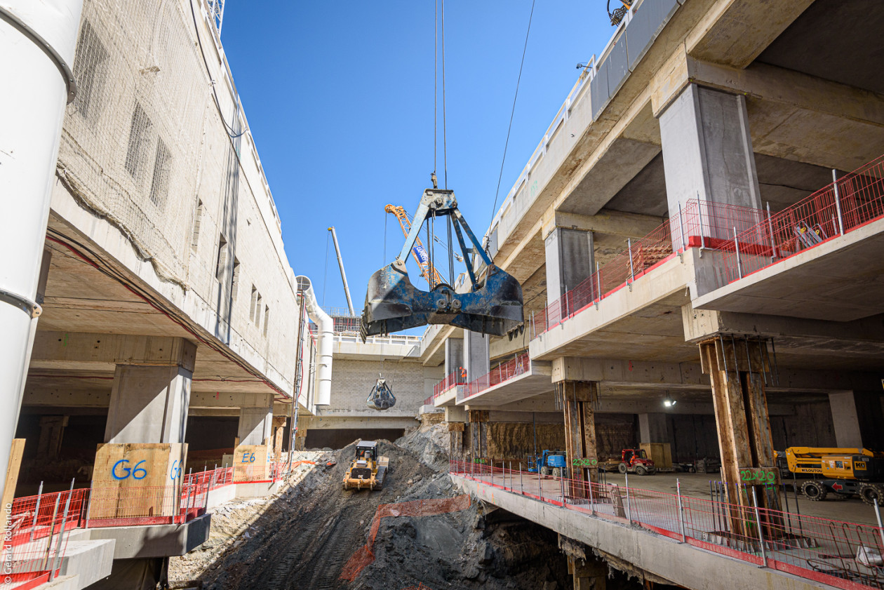 2019 : Le creusement de la gare ainsi que la construction de ses niveaux souterrains débutent.