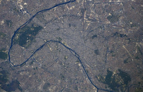 Photo du Grand Paris diffusée par Thomas Pesquet de la Station Spatiale Internationale