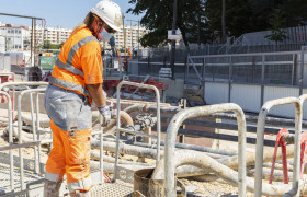 Travaux de parois moulées sur le chantier de la gare Pont de Sèvres du Grand Paris Express