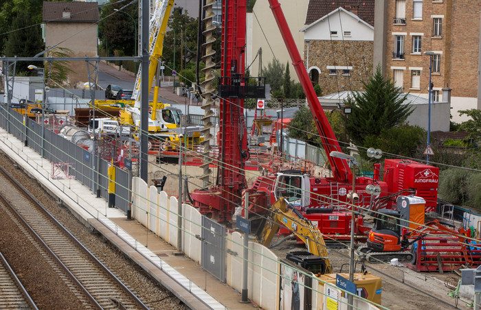 Vue sur le chantier situé rue du Clos Montholon