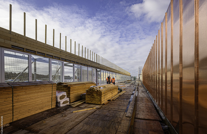 Construction de la toiture du hall de maintenance 