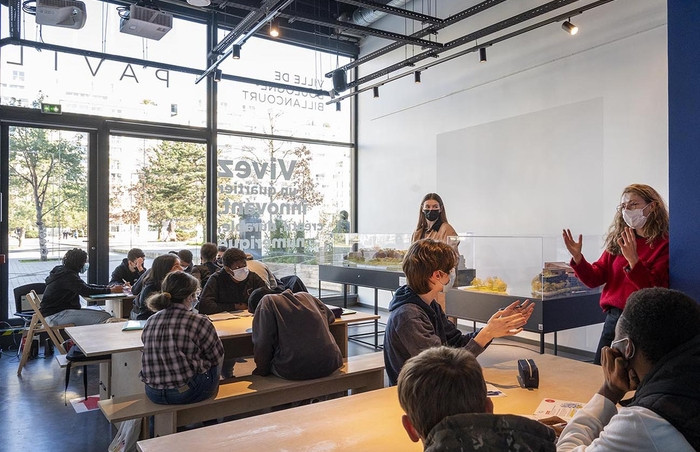 Après la visite de la gare Pont de Sèvres, les jeunes Clamartois et Boulonnais ont été sensibilisés aux filières technologiques et professionnelles liées aux différents métiers du projet